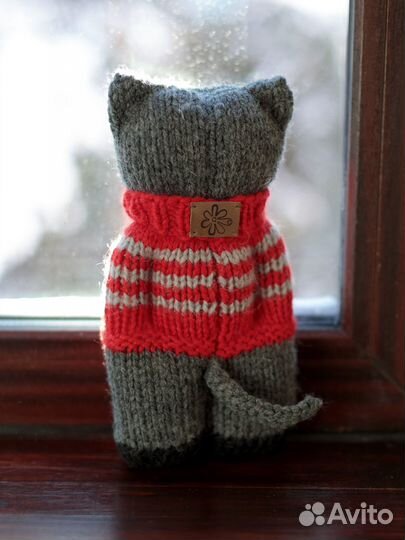Мягкая игрушка Кот Савелий ручной вязки в свитере
