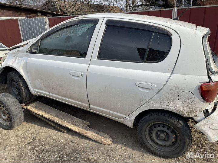 Toyota Vitz в разборе