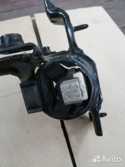 Опора двигателя polo sedan