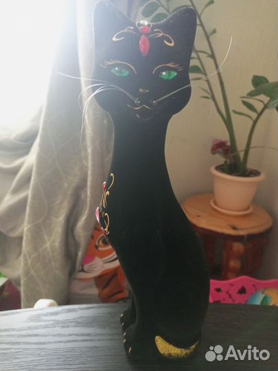 Статуэтка кот