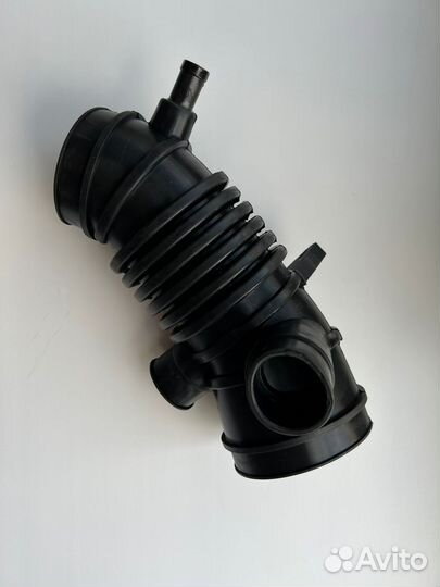 Патрубок воздушного фильтра Pajero Sport K9