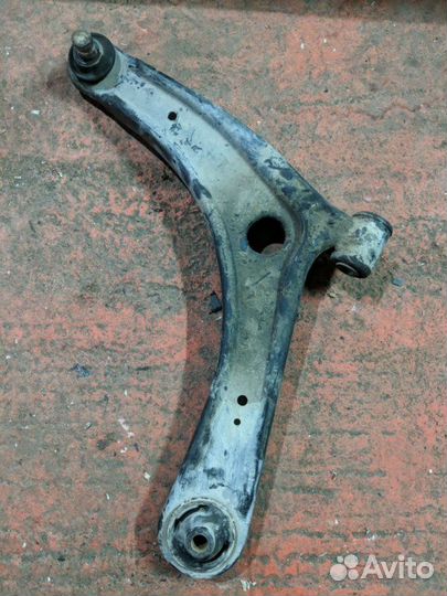 Рычаг подвески нижний передний левый Mitsubishi