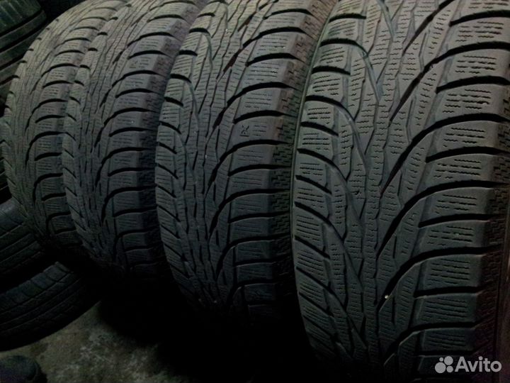 Kumho WinterCraft SUV Ice WS51 215/65 R16 102T