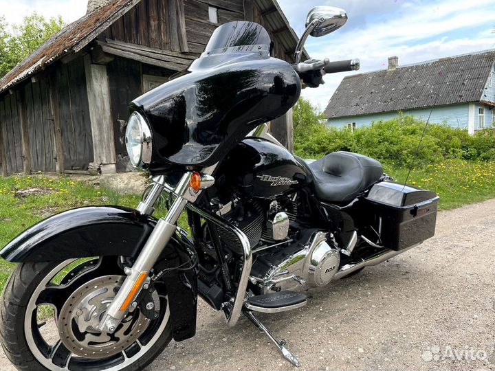 Harley Davidson Street Glide мотоцикл