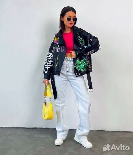 Кожаная куртка оверсайз р. L с надписями граффити