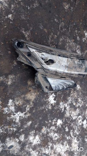 Фара правая с дефектом. Skoda Kodiaq. 2018г