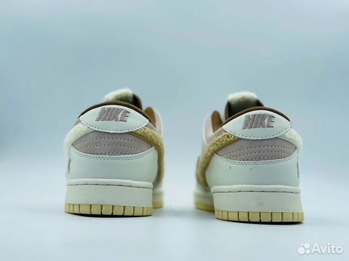 Nike dunk бело-беж разм. 41