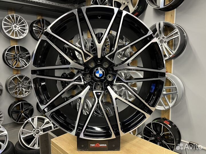 Диски R22 на BMW X7 X6 X5 818м Стиль