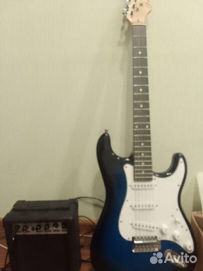 Электрогитара с комбиком бу
