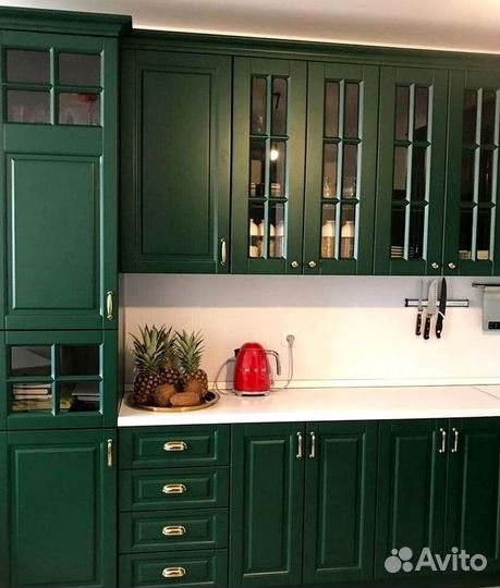 Кухонный гарнитур в классическом стиле на заказ