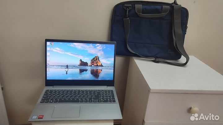 Ноутбук и сумка