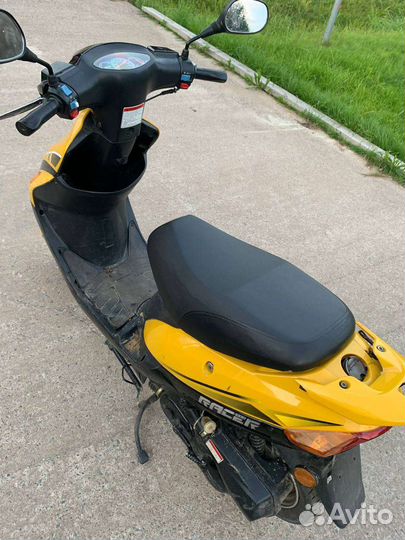 2-х местный / 4-х татный скутер 50 см3