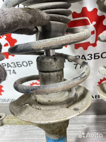 Передние стойки priora kalina granta