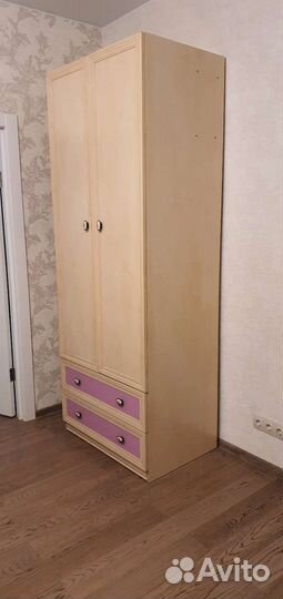 Шкаф детский с настенной тумбой