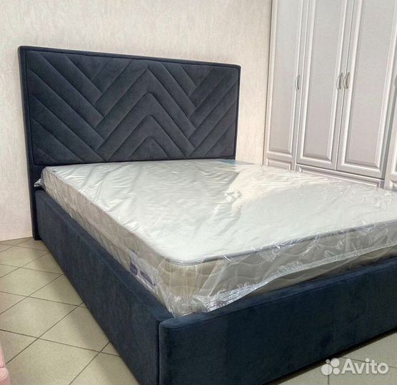 Кровать интерьерная Орматек, Корона и матрас