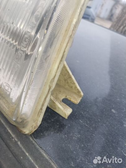 Правая фара ваз 2110