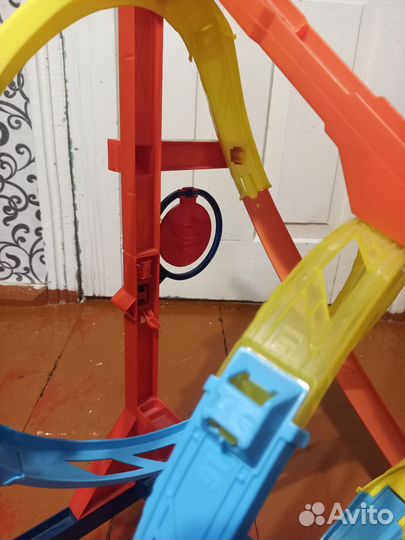 Набор Hot Wheels Бесконечная Спираль