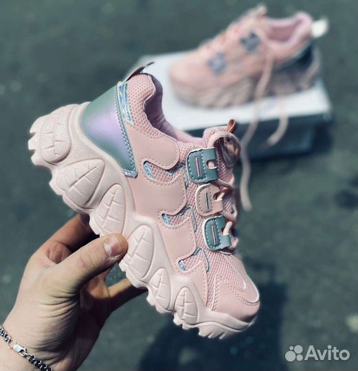 Кроссовки новые 40р