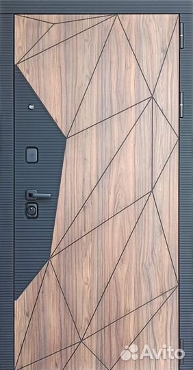 Дверь входная Милан зеркало