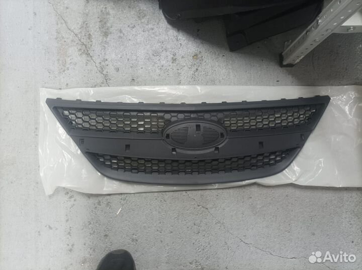 LADA Решетка радиатора LADA Largus верхняя