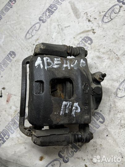 Суппорт передний Nissan Avenir