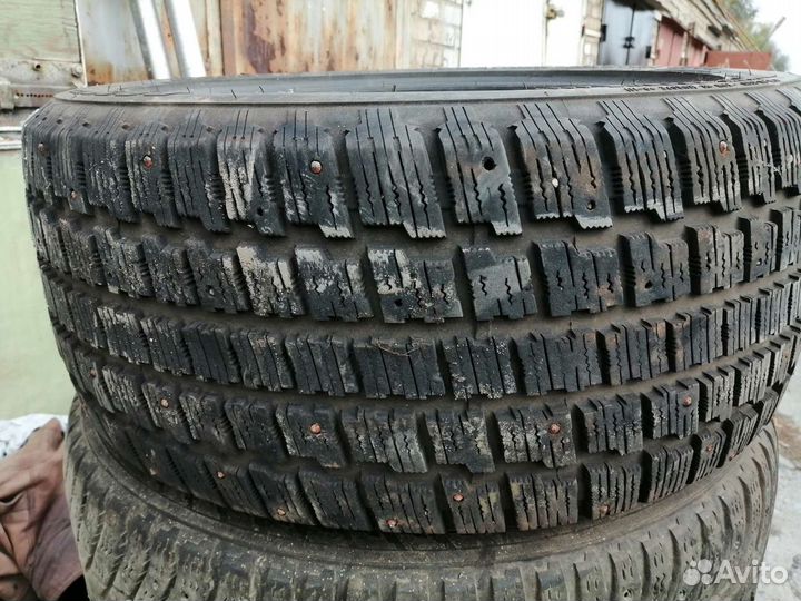 Cooper Weather-Master S/T 2 235/45 R17
