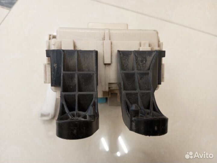 Блок предохранителей Toyota Corolla E150 1nrfe