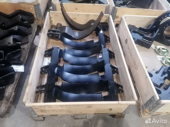 Нижний сучкорезный нож John Deere H480