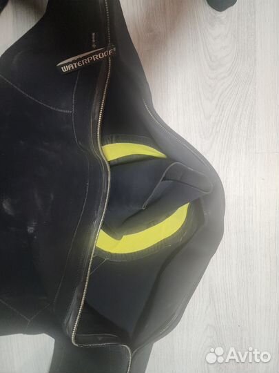 Сухой гидрокостюм