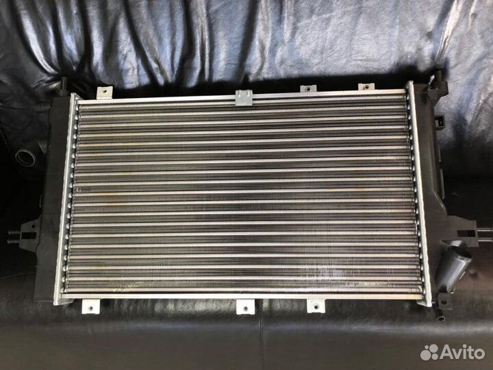 Радиатор охлаждения Opel Astra H