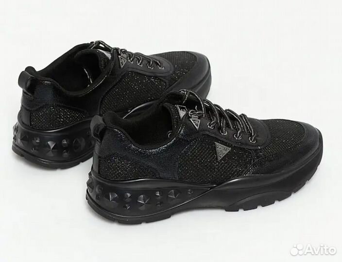 Кроссовки женские