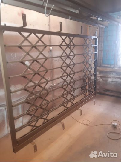 Решетка антивандальная