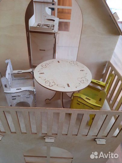 Кукольный домик с мебелью