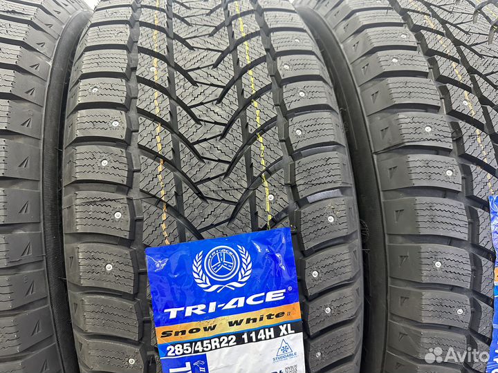Tri Ace Snow White II Stud 285/45 R22 114H