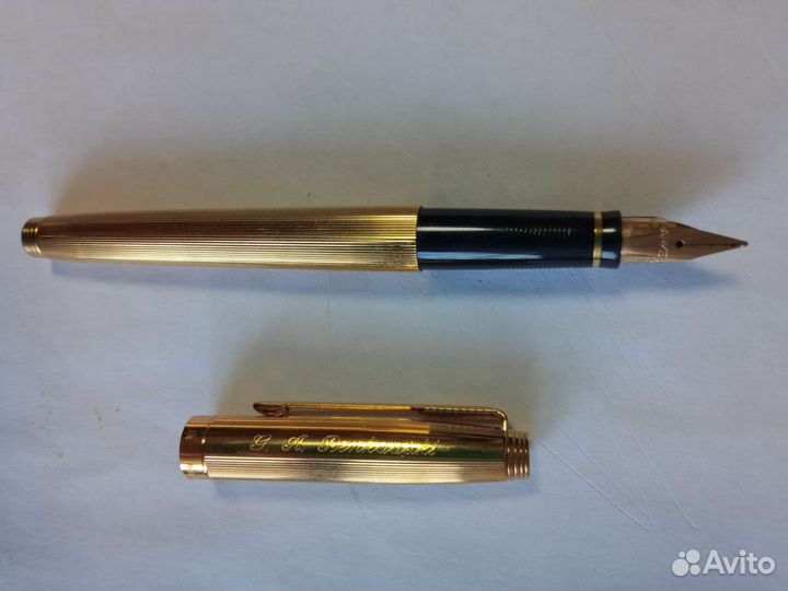 Перьевая ручка parker с золотым пером