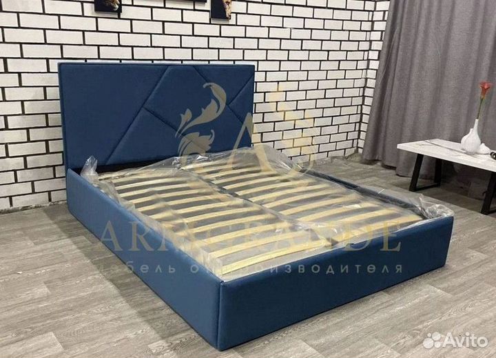 Дизайнерская кровать