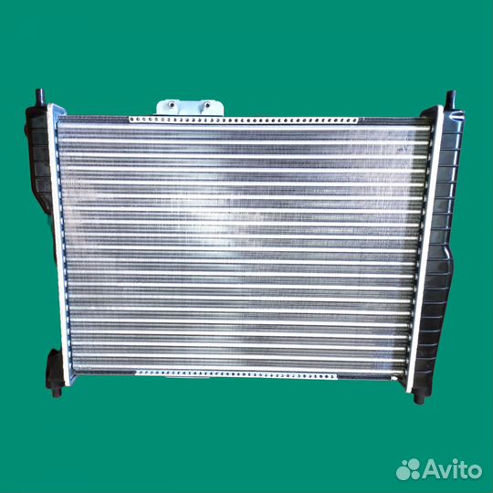 Радиатор охлаждения без кондиционера Ланос