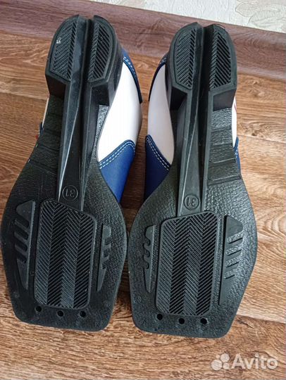 Лыжные ботинки