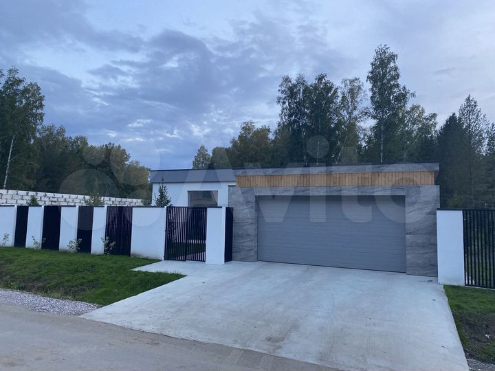 Дом 167,4 м² на участке 8,8 сот.