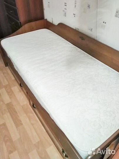 Детская кровать с матрасом