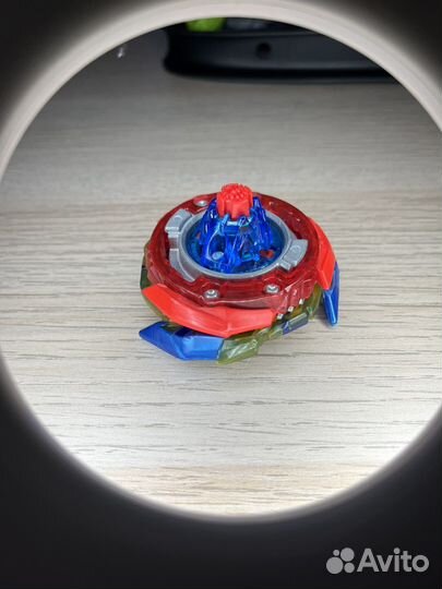 Волчок бейблэйд Takara Tomy Brave Valkyrie