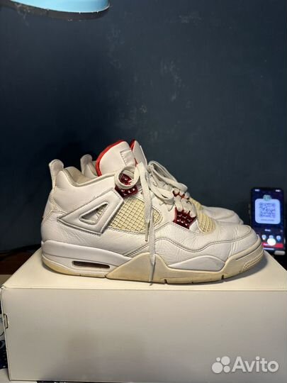 Jordan 4 metallic red