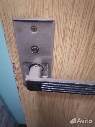 Дверь входная деревянная бу