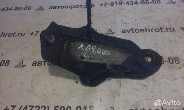 Кронштейн двс левый Audi 80 B4 91-94г
