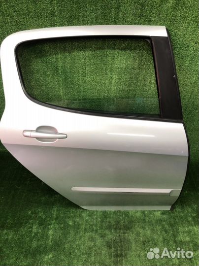 Дверь задняя правая Peugeot 308