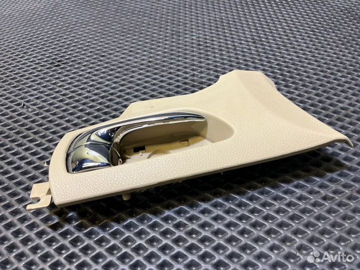 Ручка двери внутренняя прав. перед. Lexus Lx570