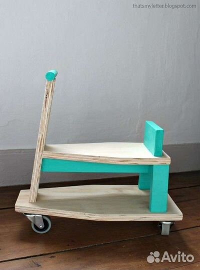 Скутер для детей.дерево