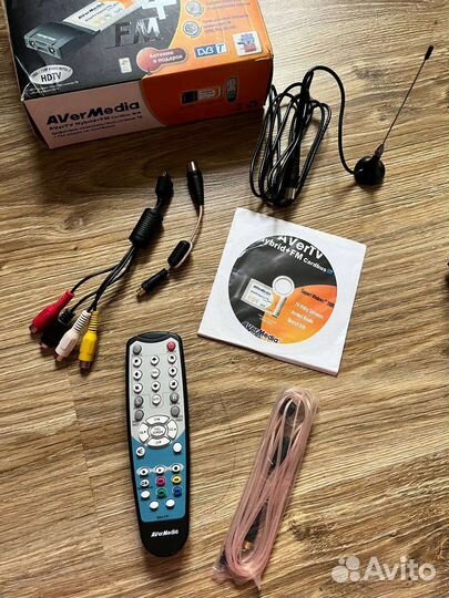 Тв-тюнер AverTV Hybrid+FM Cardbus