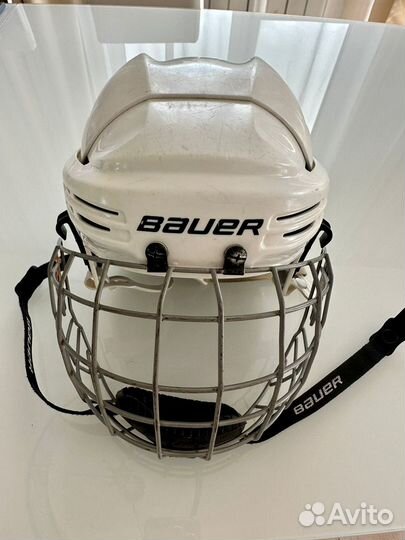 Хоккейный шлем