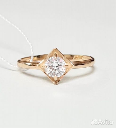 Золотое кольцо с камнем 0р